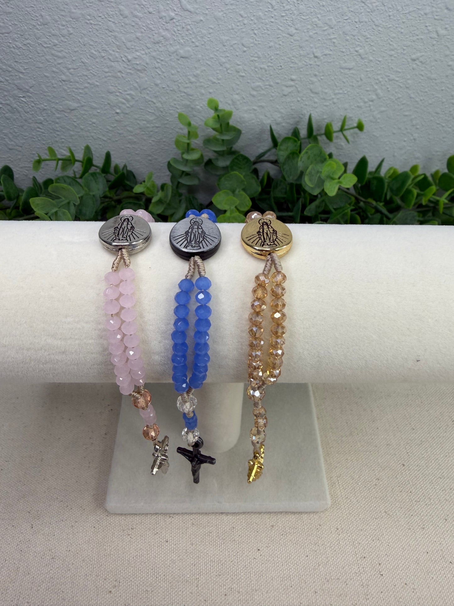 Pulseira Terço de Cristal Nossa Senhora das Graças – Doçura, proteção e fé