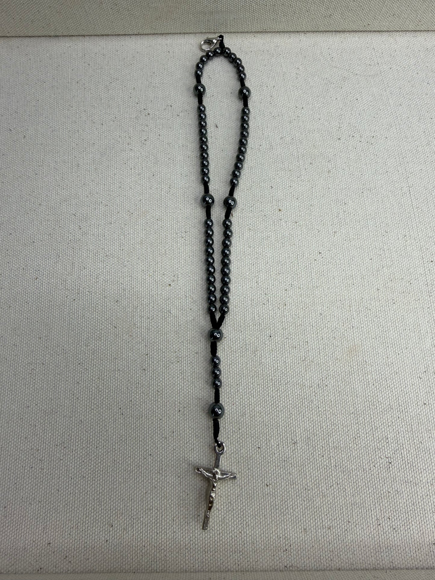 Hematite Rosary Bracelet with Crucifix – Faith and strength in the essential