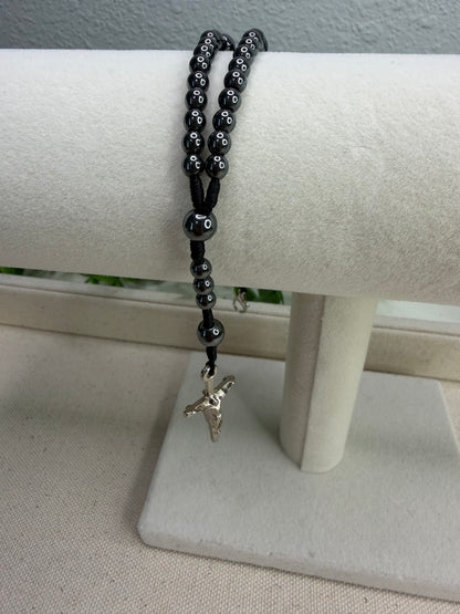 Hematite Rosary Bracelet with Crucifix – Faith and strength in the essential