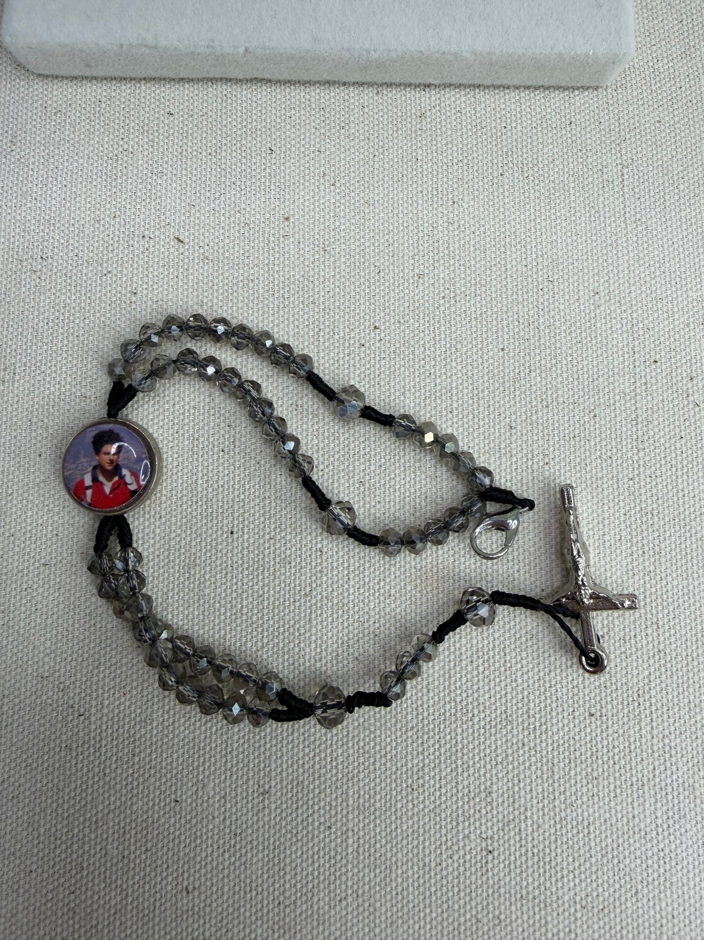 Saint Carlo Acutis Rosary Bracelet - Living faith in every detail (Smoky)