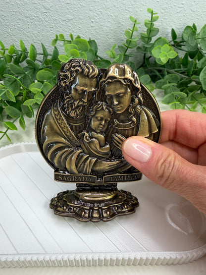 Adorno Sagrada Família - Love that welcomes and protects (Antique Gold)