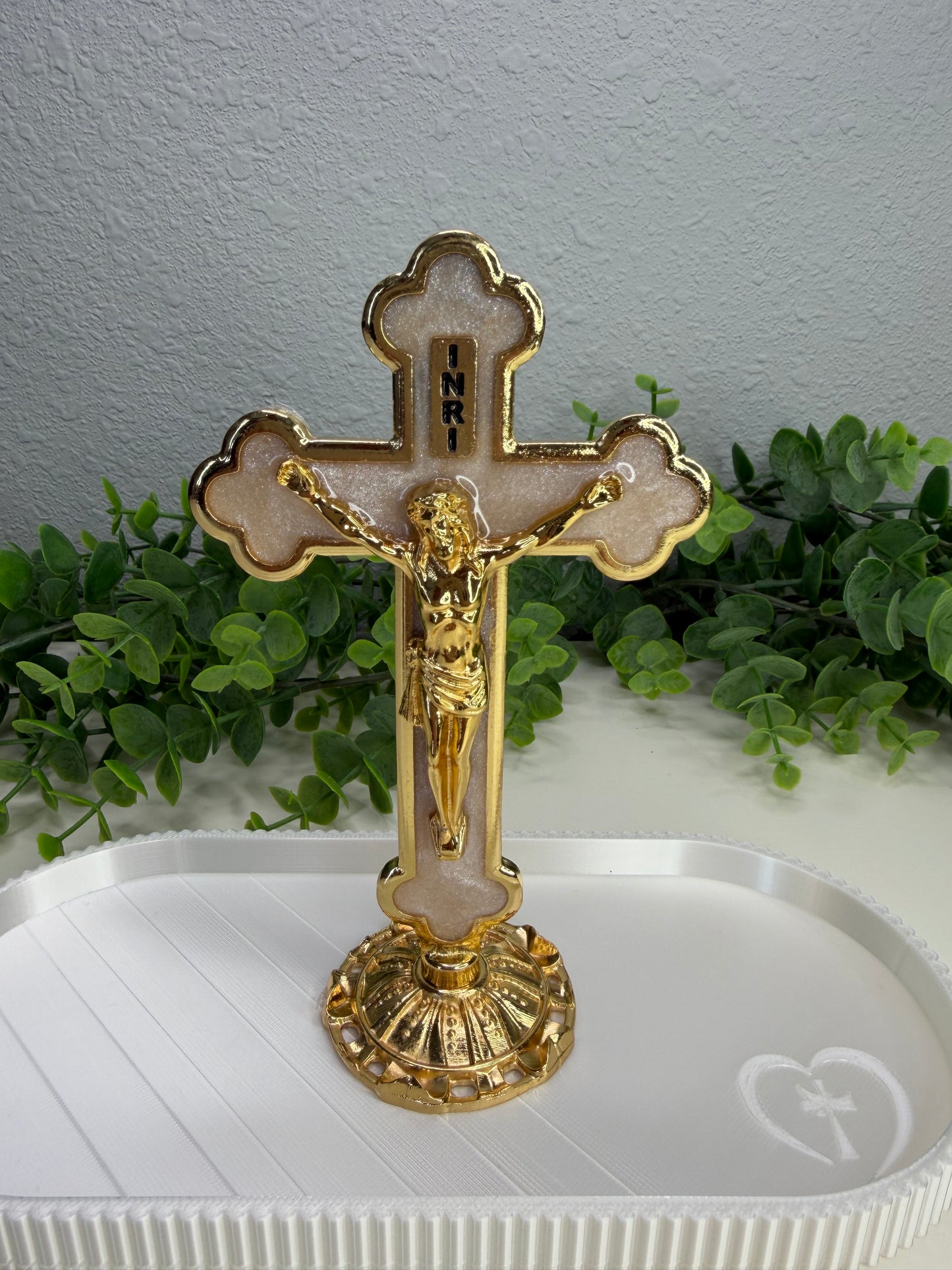 Tabletop Crucifix – Living Presence of Faith and Hope (Gold with Pearlescent Detail)