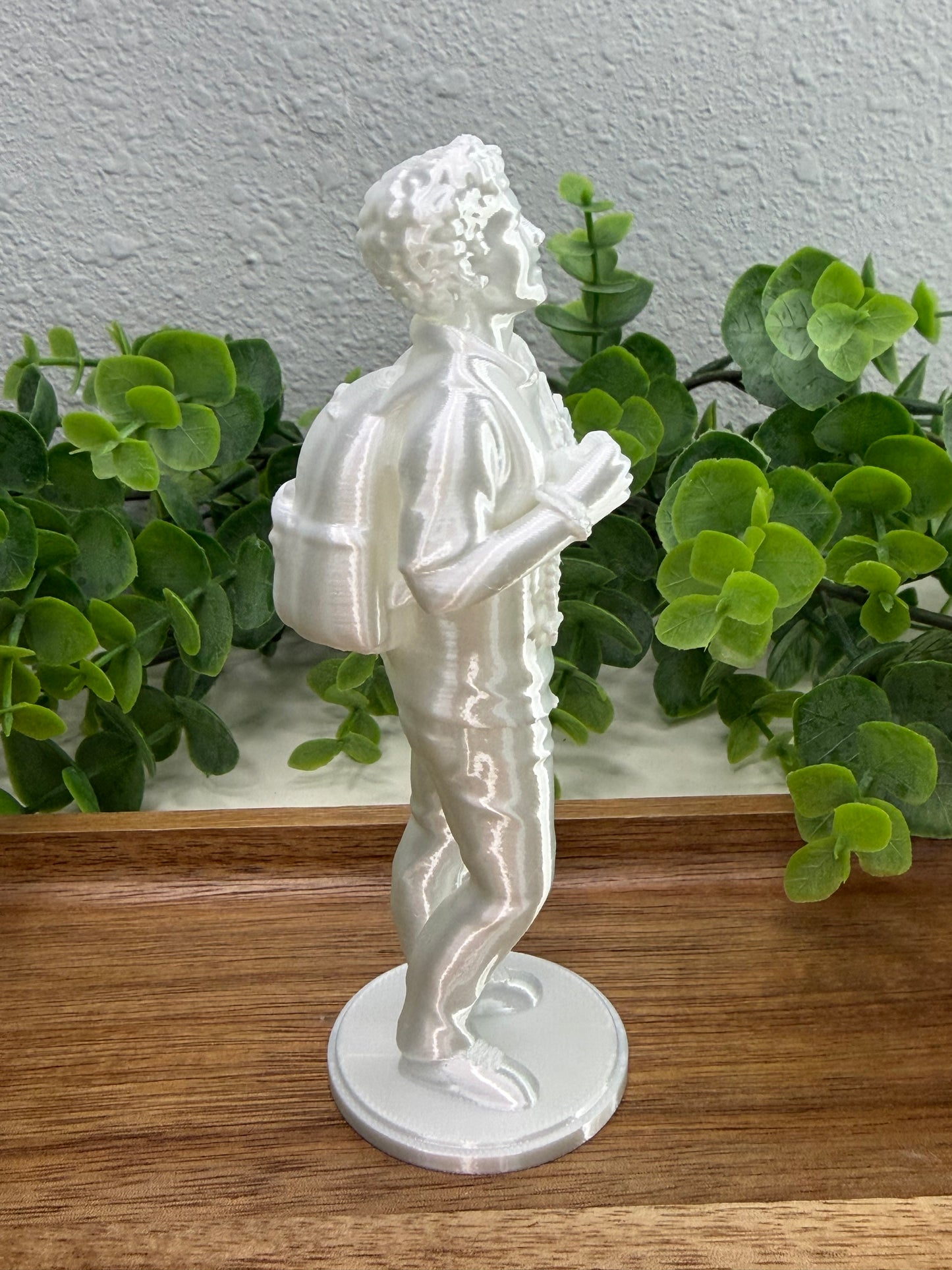 San Carlo Acutis - Escultura 3D Minimalista