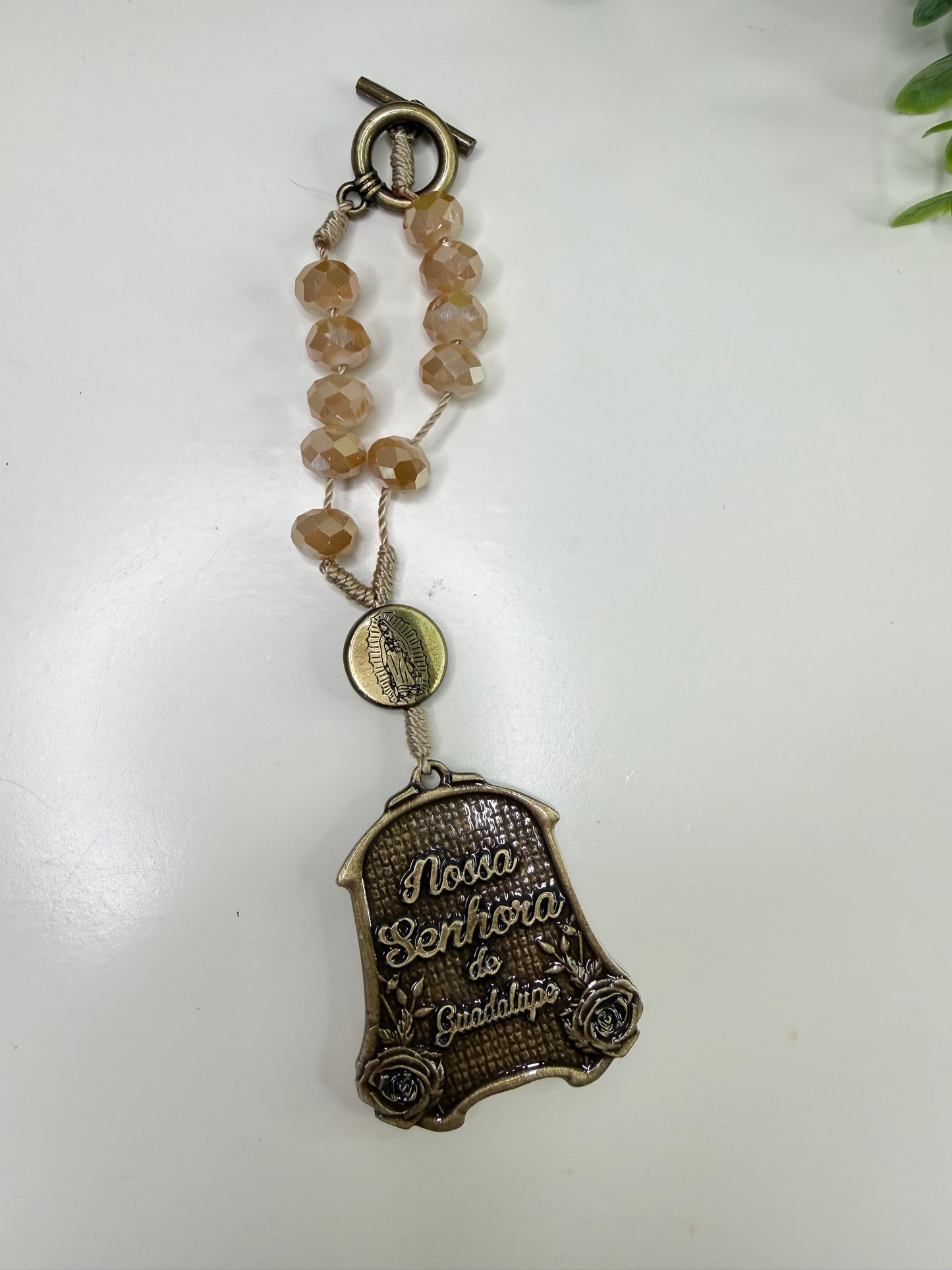 Adorno para Carro ou Bolsa Nossa Senhora de Guadalupe