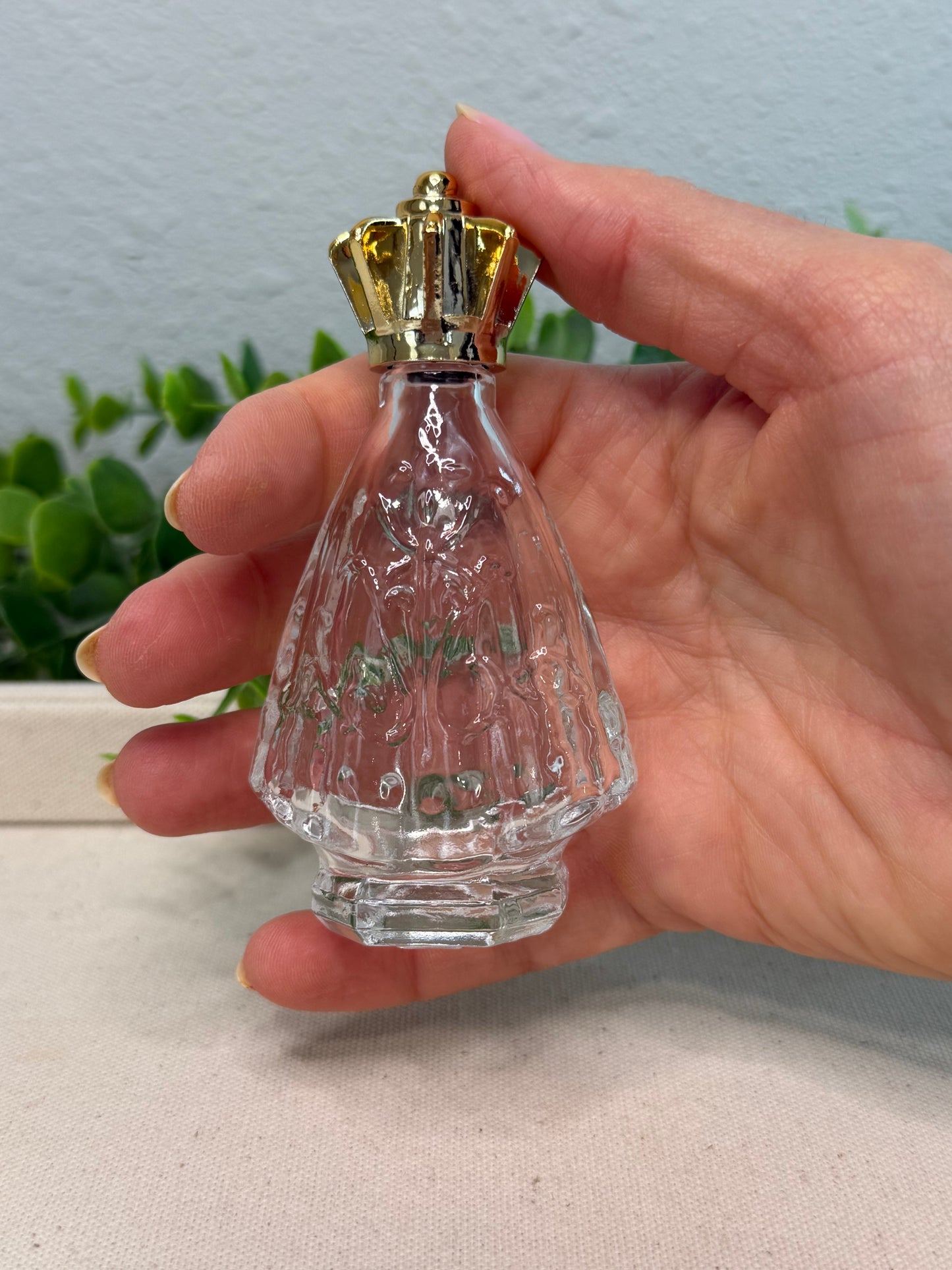 Porta Água Benta de Nossa Senhora Aparecida em Vidro