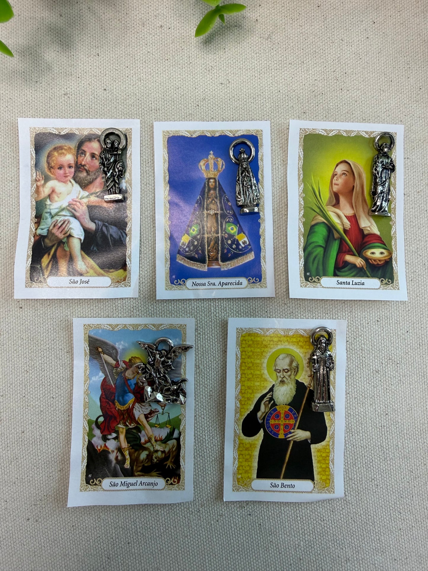 Santinhos de Carteira em Metal – Coleção de Santos | Disponível Individualmente