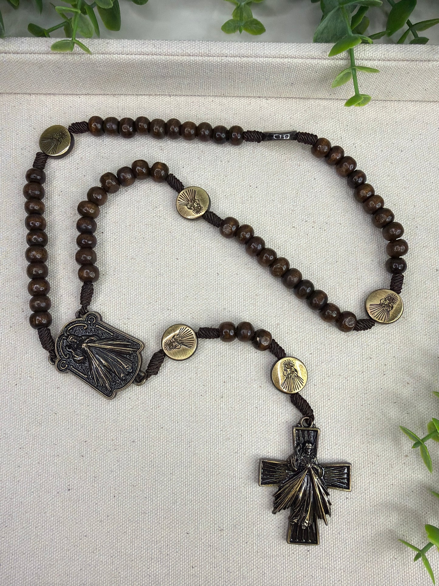 Rosario Jesús Misericordioso en Madera Oscura