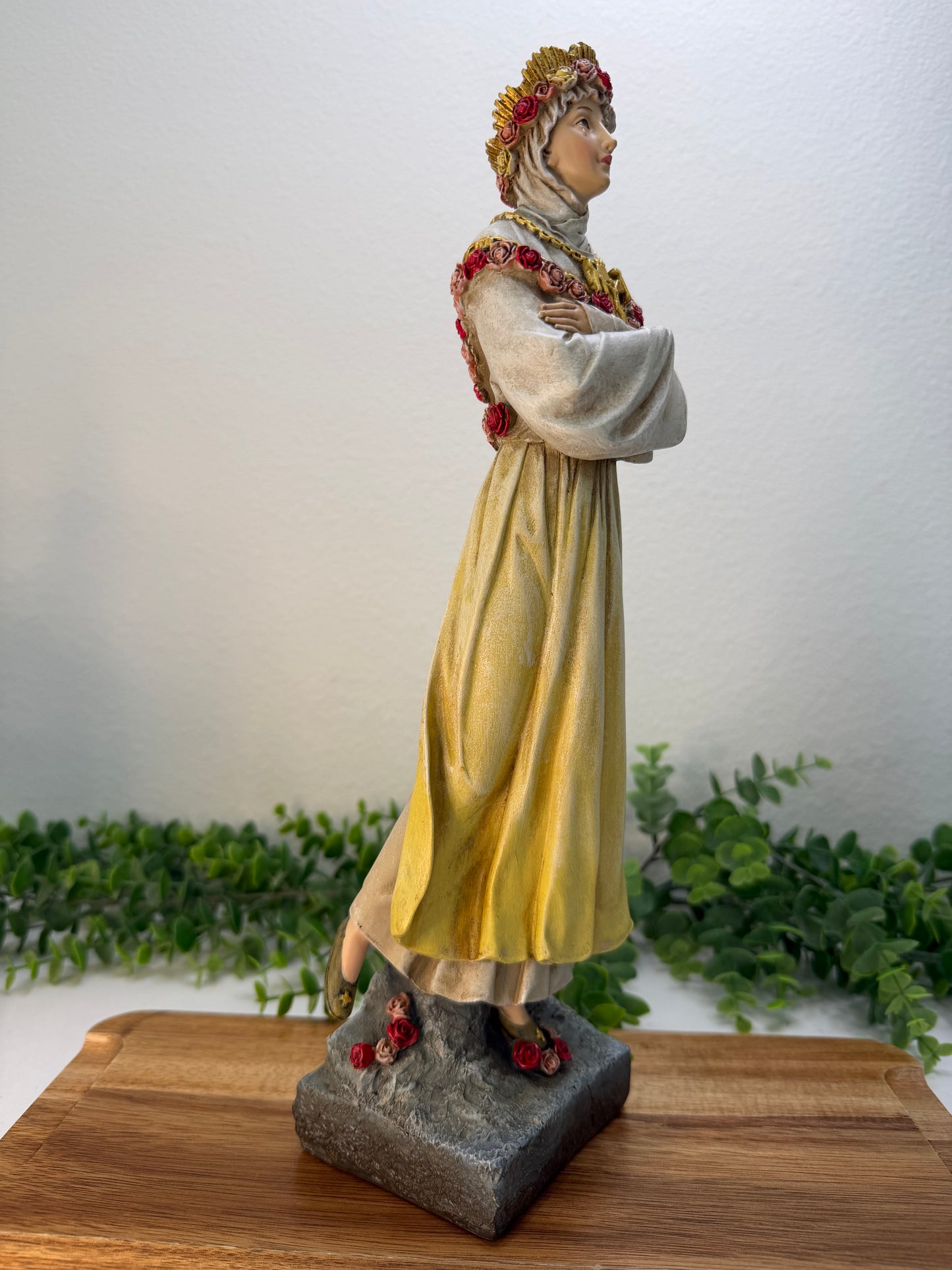 Nossa Senhora de La Salette em Pé — 13,75" em Resina (550g)