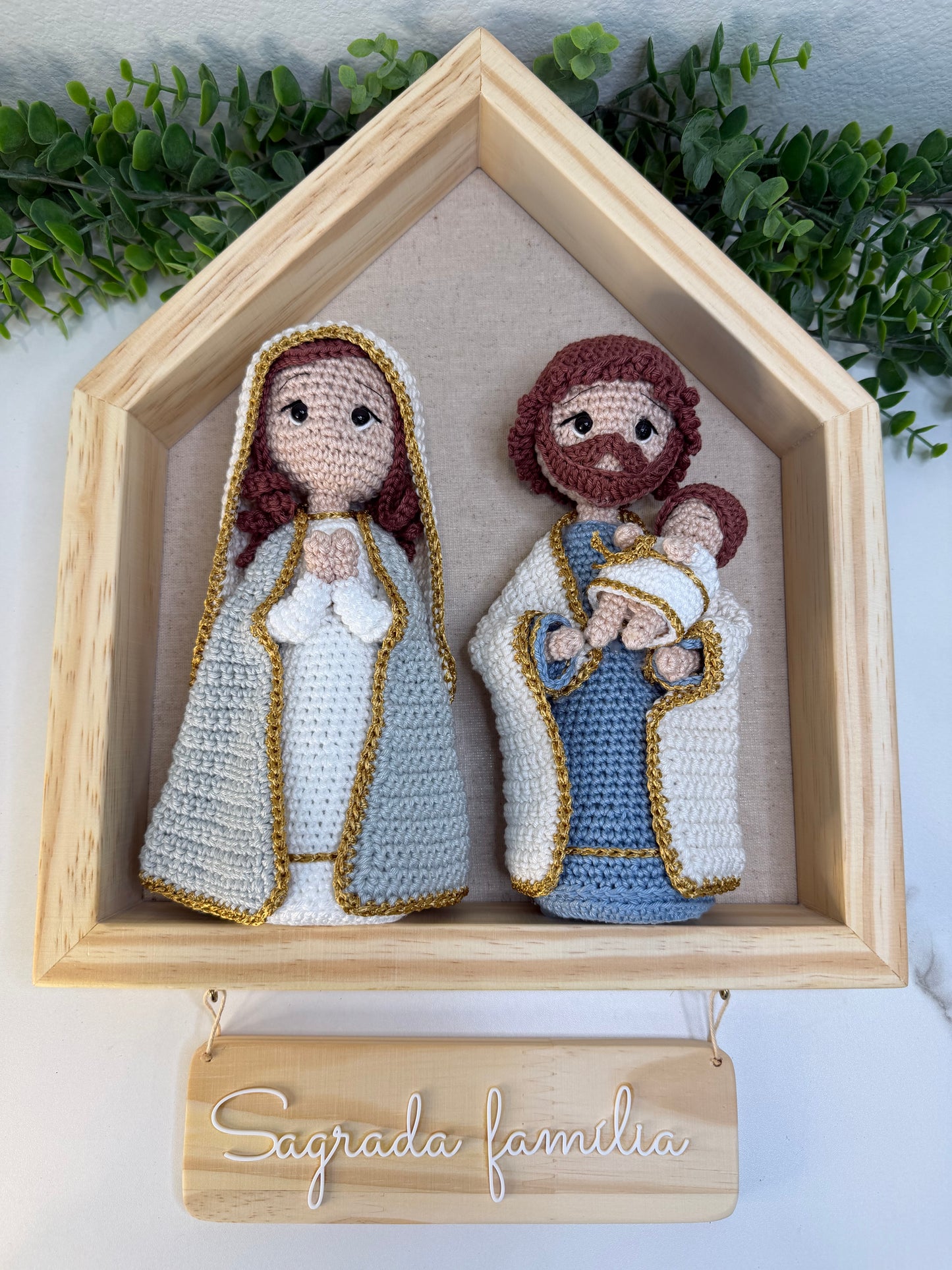 Enfeite de Parede / Porta – Sagrada Família em Crochê
