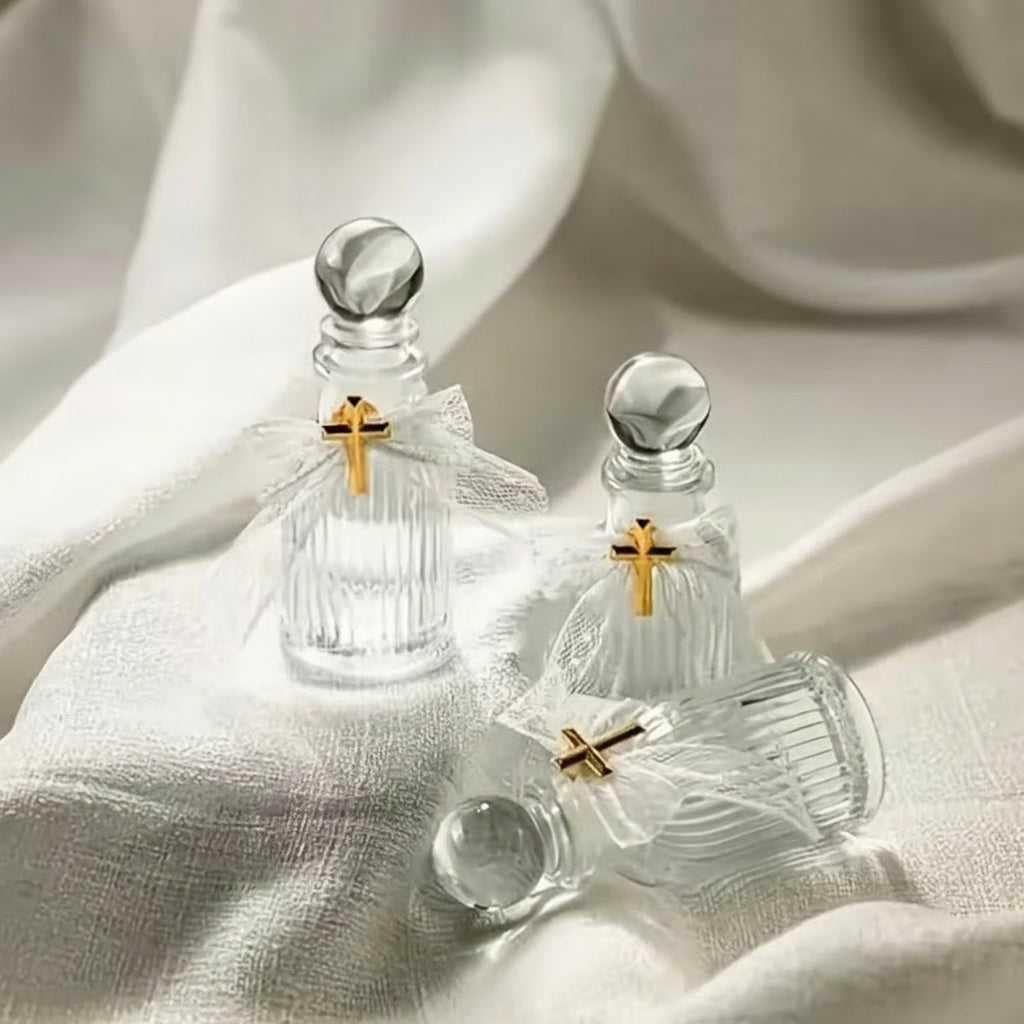 Mini Garrafinha de Água Benta com Cruz Dourada