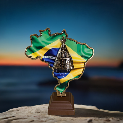 Adorno de Nossa Senhora Aparecida no Mapa do Brasil