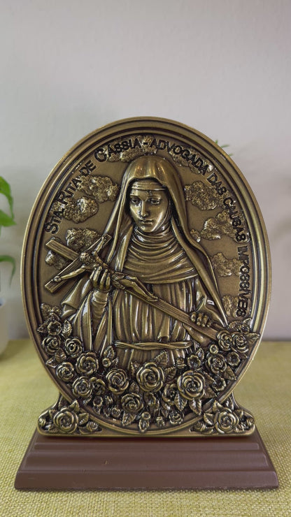 Adorno de Santa Rita de Cássia em Metal Ouro Velho