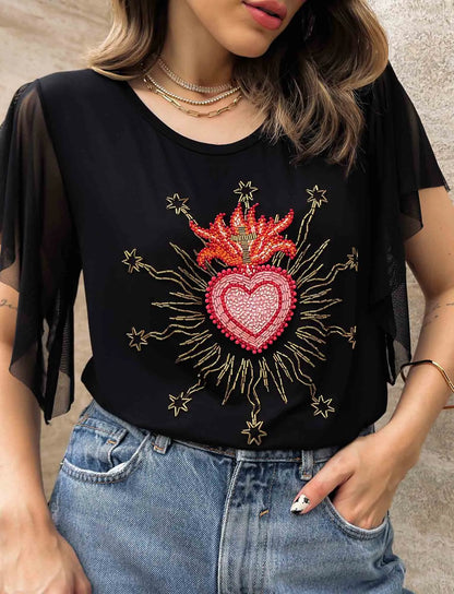 Camiseta de tul con corazón sagrado y diamantes de imitación bordados a mano
