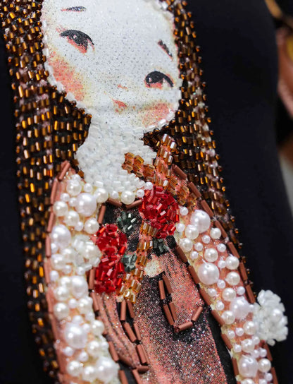 Camiseta de Santa Teresa con perlas y diamantes de imitación bordados a mano