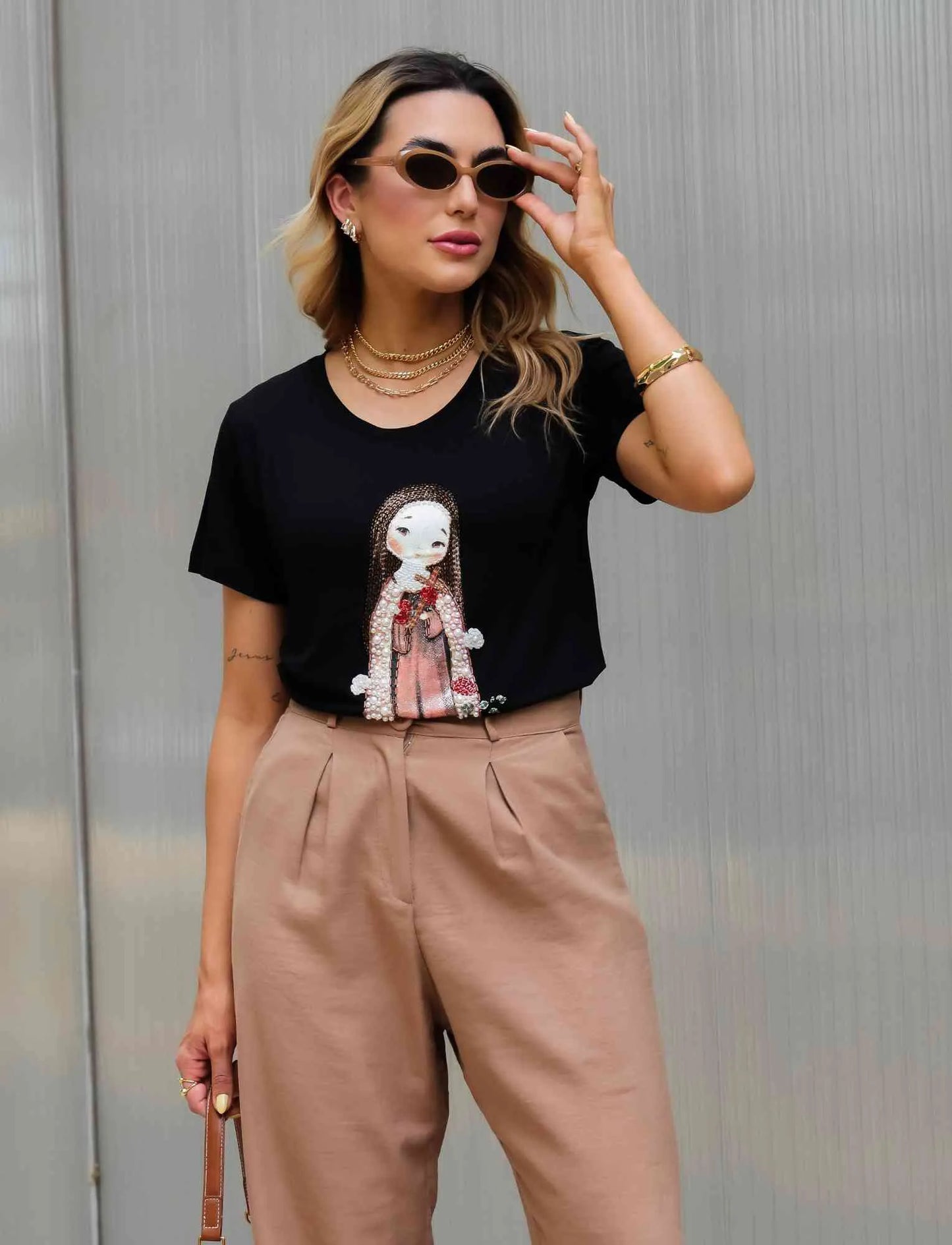 Camiseta de Santa Teresa con perlas y diamantes de imitación bordados a mano